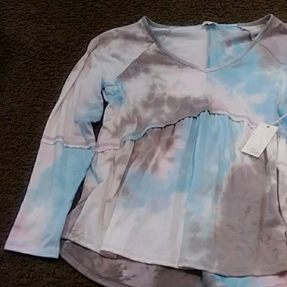 Ava James color splash top - Picture 2 of 5